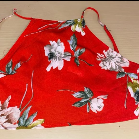 Red shirt with flowers two piece outfit, size small in women's, floral summer - Picture 2 of 4